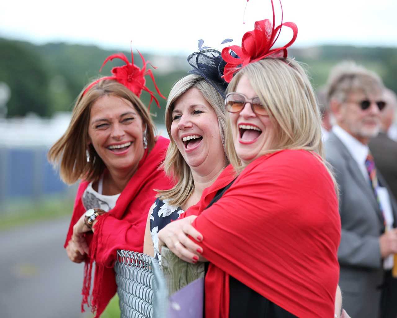 racing-and-fashion-combine-for-ladies-day-at-newton-abbot-racecourse